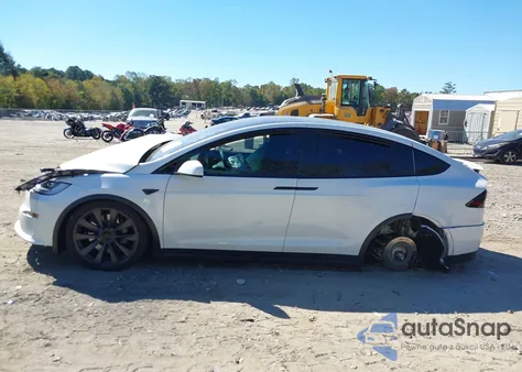 2024 Tesla Model X Long Range z USA, uszkodzony, nr VIN 7SAXCBE54RF460155